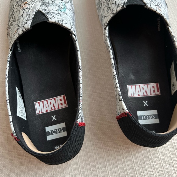 Women’s Marvel x Toms - Picture 2 of 5